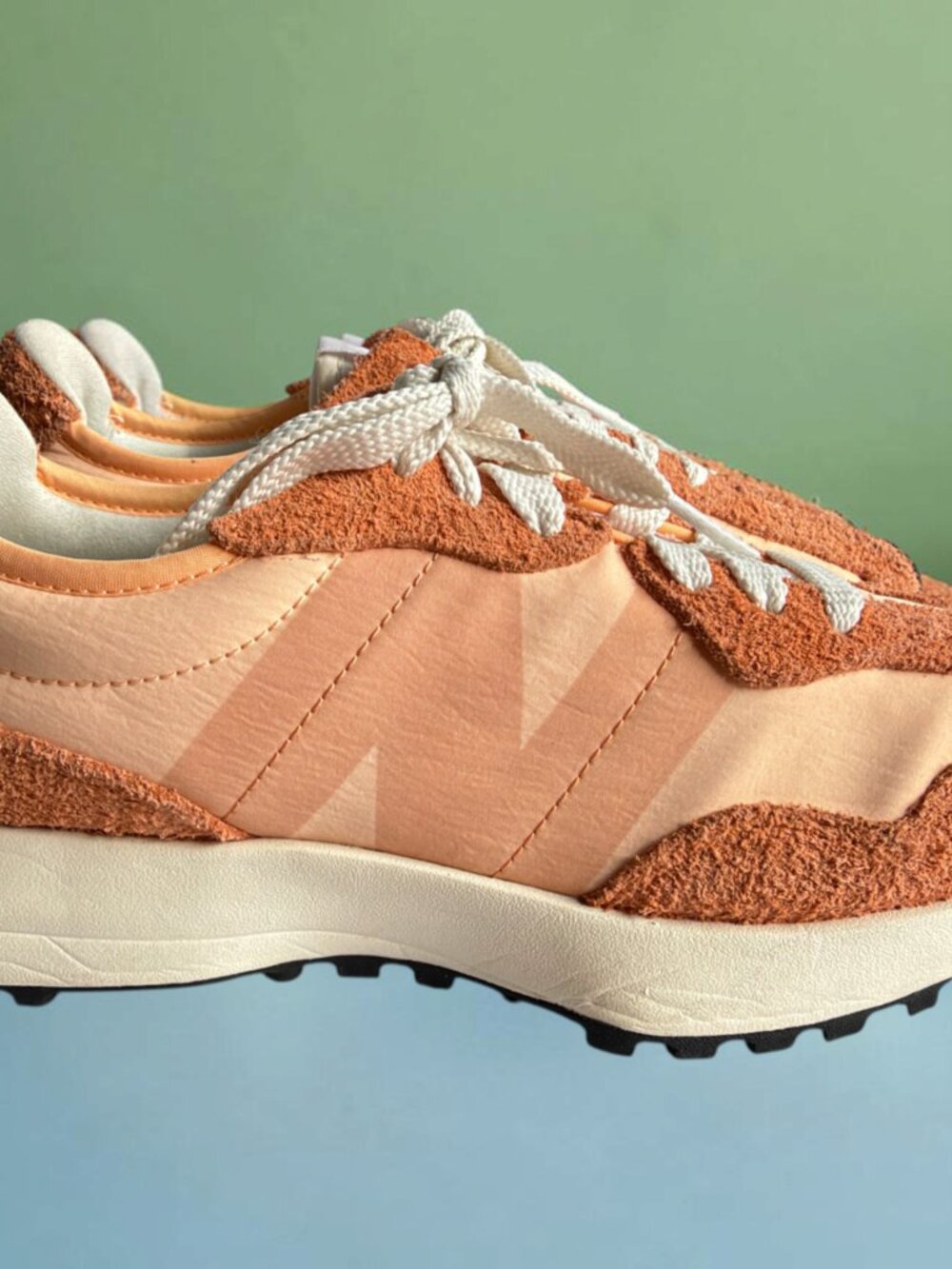 New Balance 327 Women’s Size 8.5 Copper Peach Blossom Orange Suede Sneakers - Picture 4 of 16